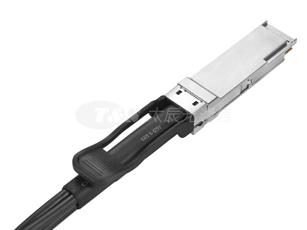 Comparación de ventajas y desventajas entre el módulo óptico 40G QSFP SR4 y el cable óptico activo QSFP AOC